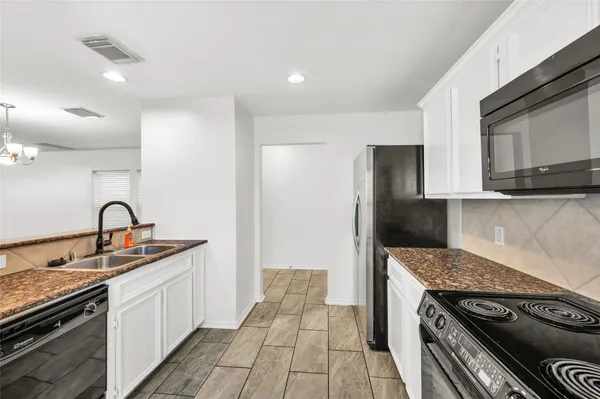 $2,150 | 1719 Redwing Bluff Drive, Houston, TX 77009