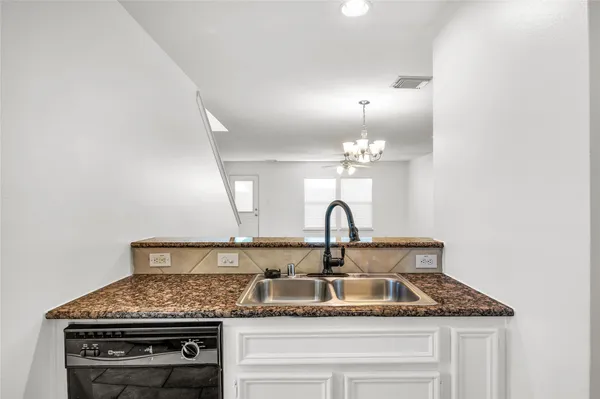 $2,150 | 1719 Redwing Bluff Drive, Houston, TX 77009