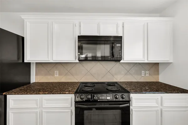 $2,150 | 1719 Redwing Bluff Drive, Houston, TX 77009