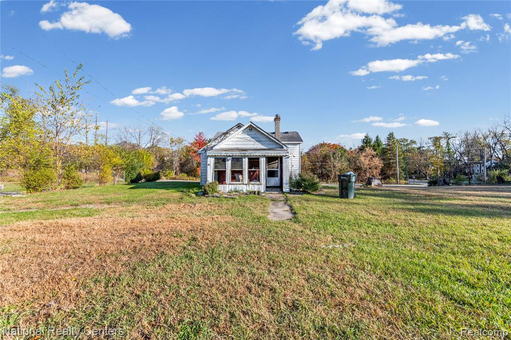 8292 Pettysville Road Pinckney, MI 48169 - Photo 11 of 16