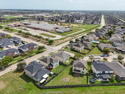$289,000 | 19406 Plantation Cove Lane, Katy, TX 77449