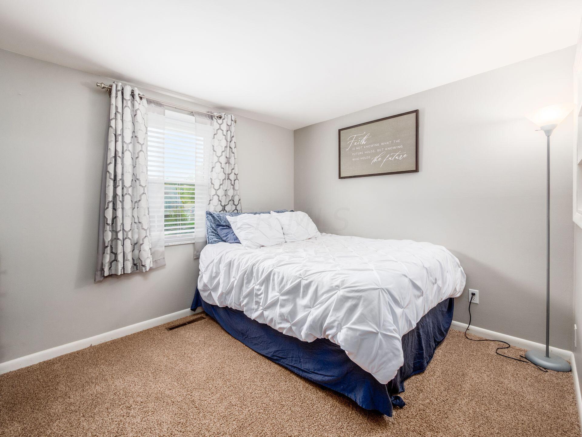 212 Deerfield Road Columbus, OH 43228 - Photo 24 of 47 Bedroom 2