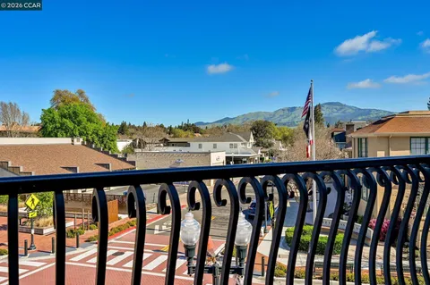 $1,198,000 | 111 West Prospect Avenue, Unit 205, Danville, CA 94526