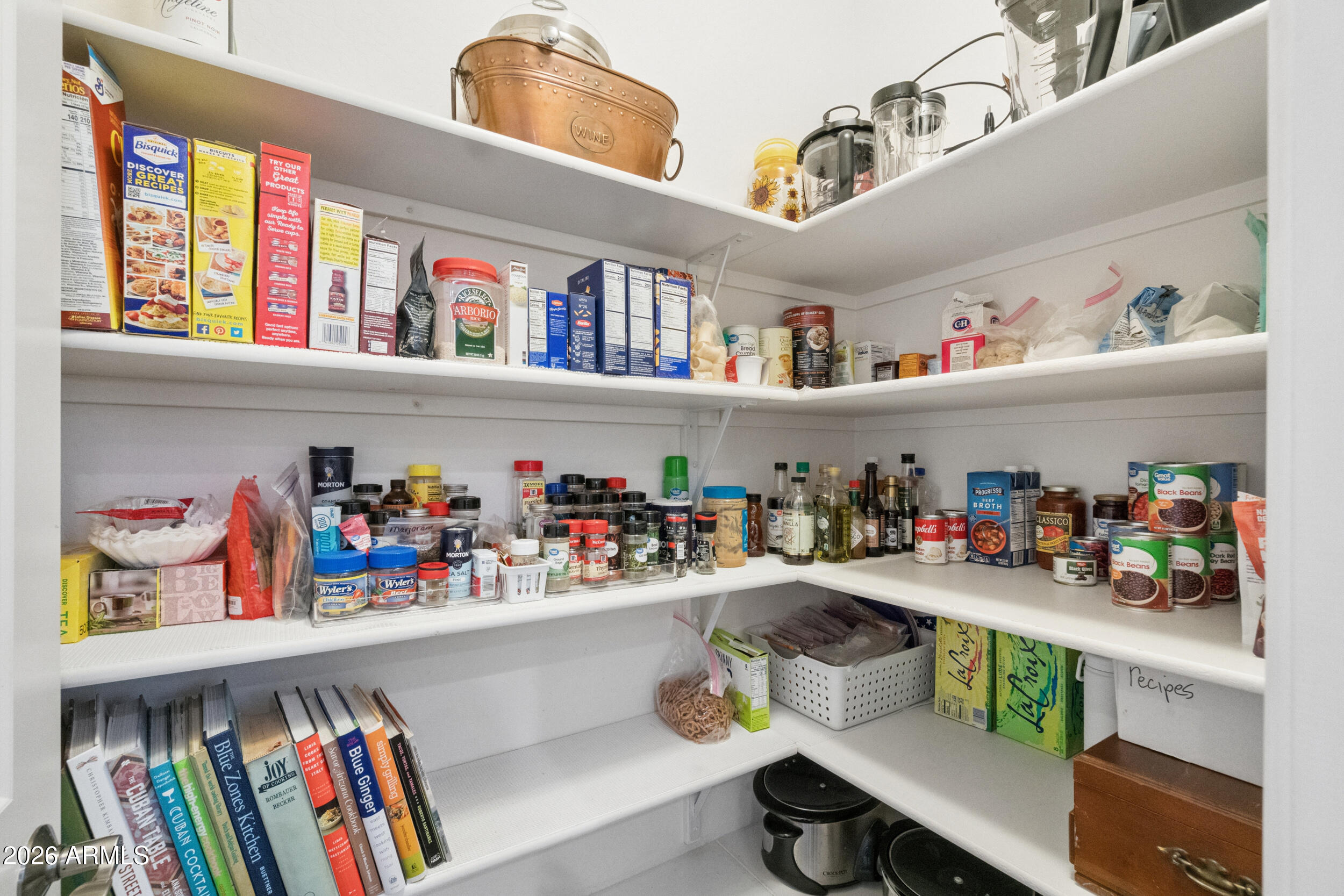 16339 Piccadilly Road Goodyear, AZ 85395 - Photo 11 of 34 Walk-in Pantry