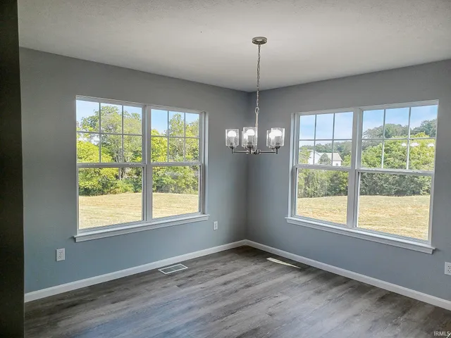 $399,900 | 6220 West Stalheim Avenue, Owensville, IN 47665