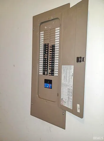 $399,900 | 6220 West Stalheim Avenue, Owensville, IN 47665