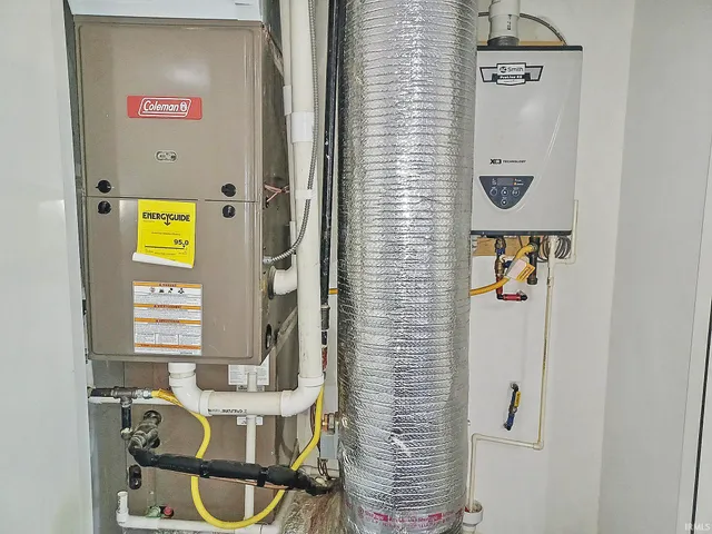 $399,900 | 6220 West Stalheim Avenue, Owensville, IN 47665