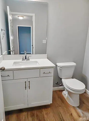 $399,900 | 6220 West Stalheim Avenue, Owensville, IN 47665