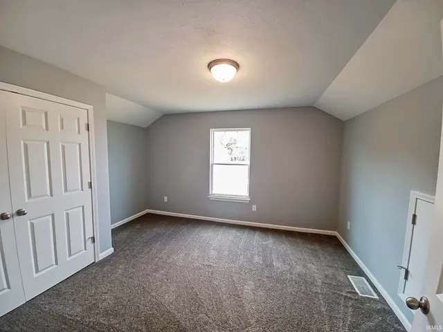 $399,900 | 6220 West Stalheim Avenue, Owensville, IN 47665