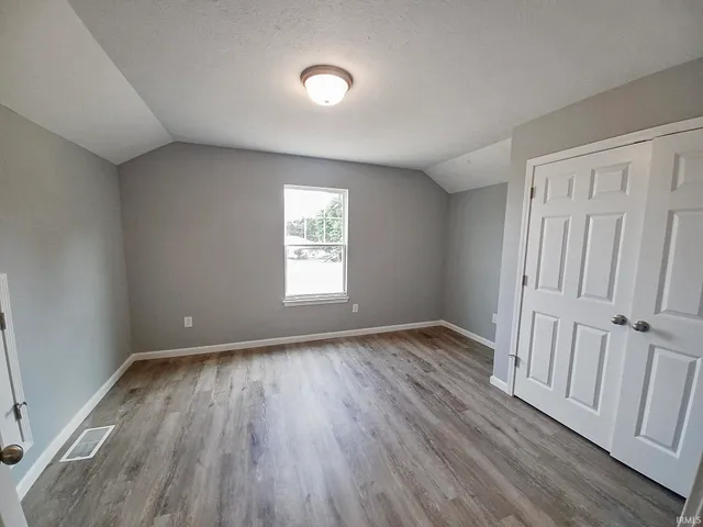 $399,900 | 6220 West Stalheim Avenue, Owensville, IN 47665