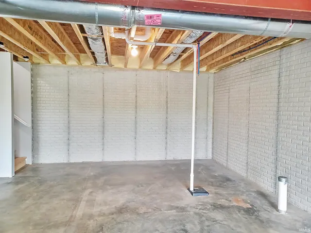 $399,900 | 6220 West Stalheim Avenue, Owensville, IN 47665