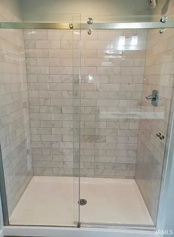 $399,900 | 6220 West Stalheim Avenue, Owensville, IN 47665