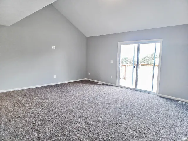 $399,900 | 6220 West Stalheim Avenue, Owensville, IN 47665