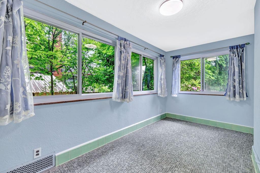 1823 Adams Road Cincinnati, OH 45231 - Photo 17 of 50 Gallery Image 17