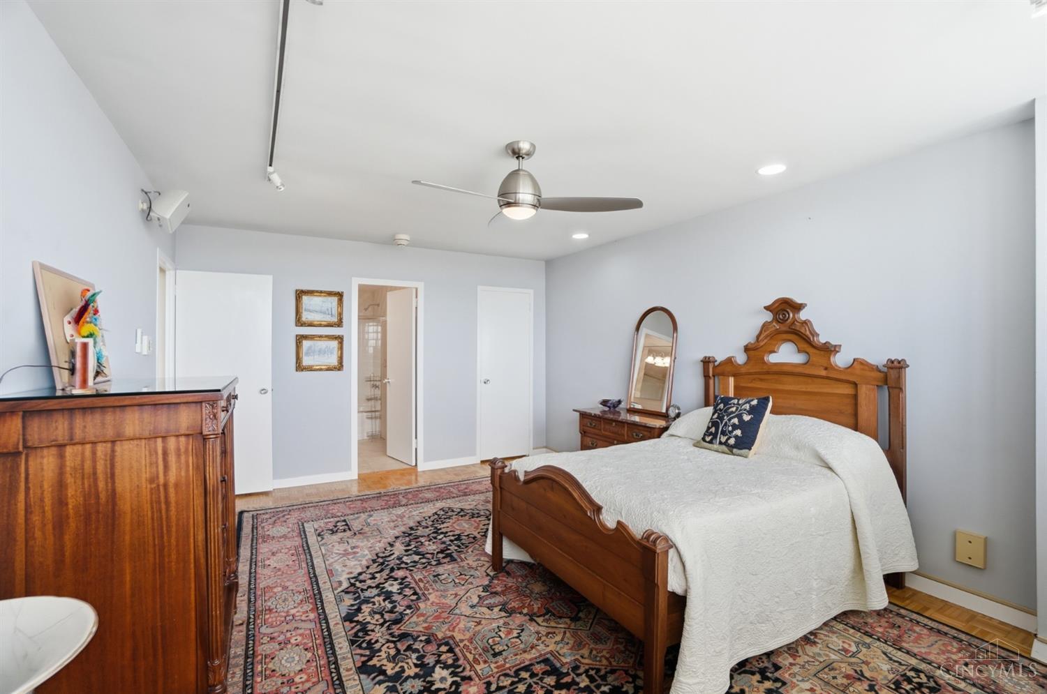 2324 Madison Road, Unit 1502 Cincinnati, OH 45208 - Photo 35 of 41