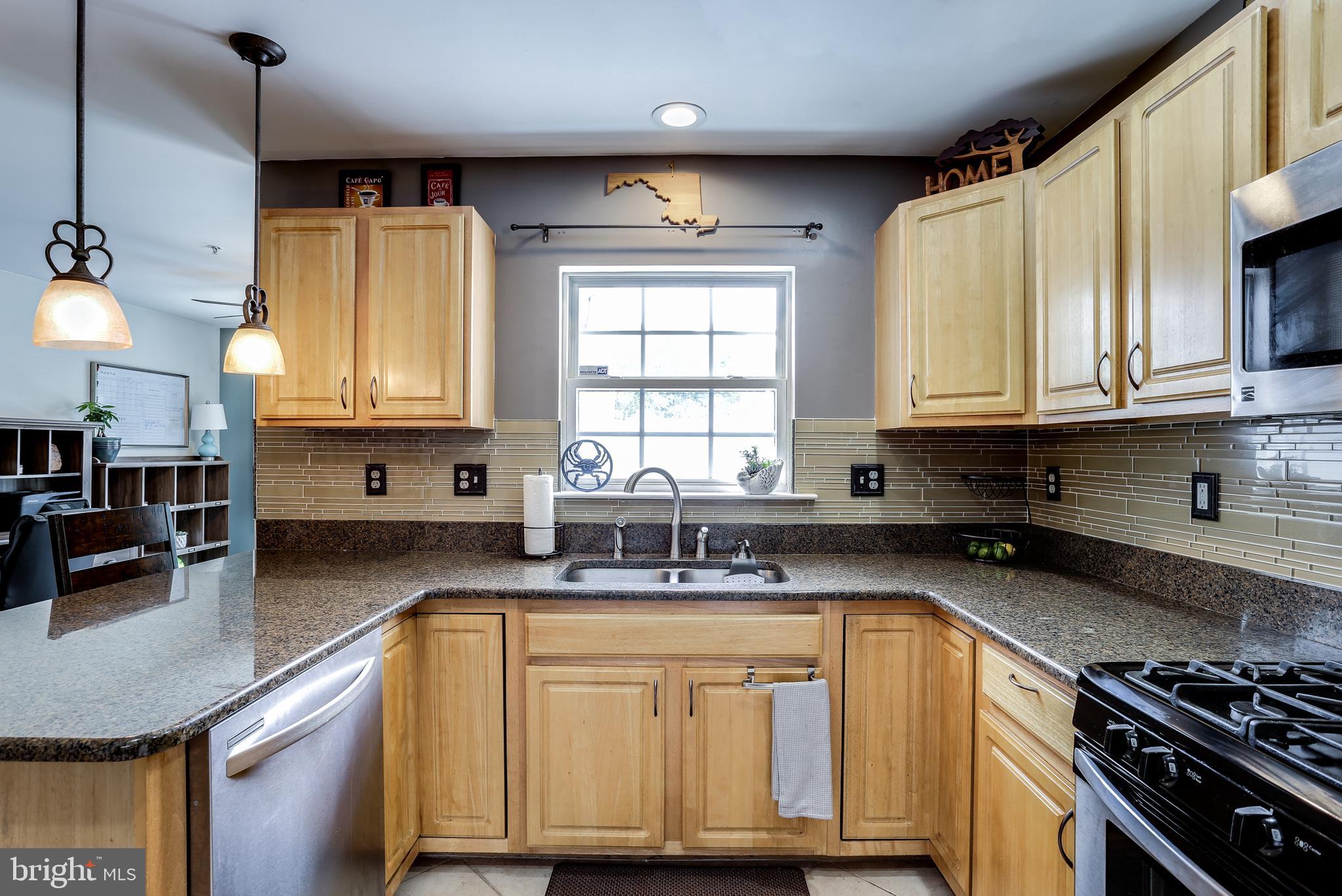 751 Shallow Ridge Court Abingdon, MD 21009 - Photo 9 of 33 Gourmet Kitchen w/ Stainless Appl & Granite C-Tops