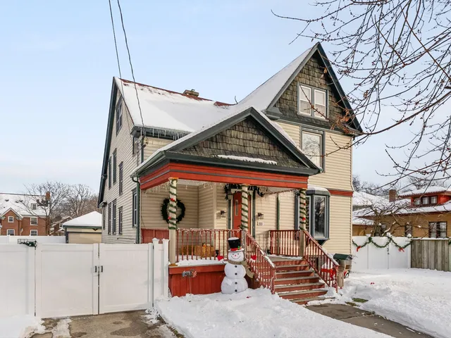 $439,900 | 711 North 10th Street, Manitowoc, WI 54220