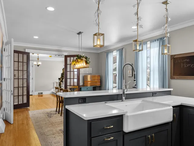 $439,900 | 711 North 10th Street, Manitowoc, WI 54220