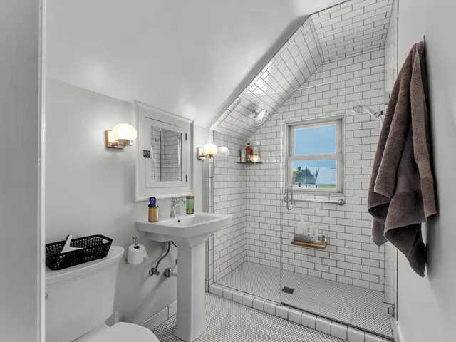 $439,900 | 711 North 10th Street, Manitowoc, WI 54220