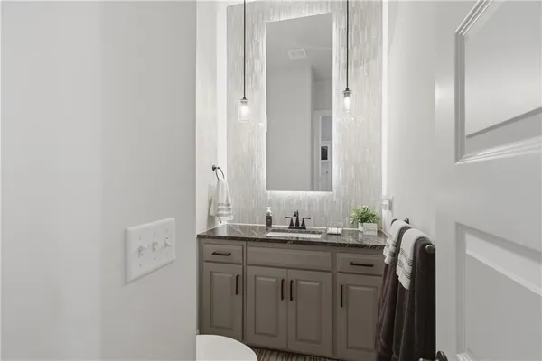 $599,900 | 1405 Northwest Aspen Circle, Grain Valley, MO 64029