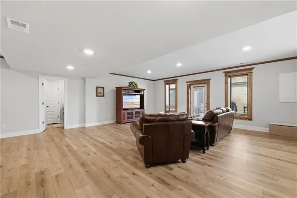 $599,900 | 1405 Northwest Aspen Circle, Grain Valley, MO 64029