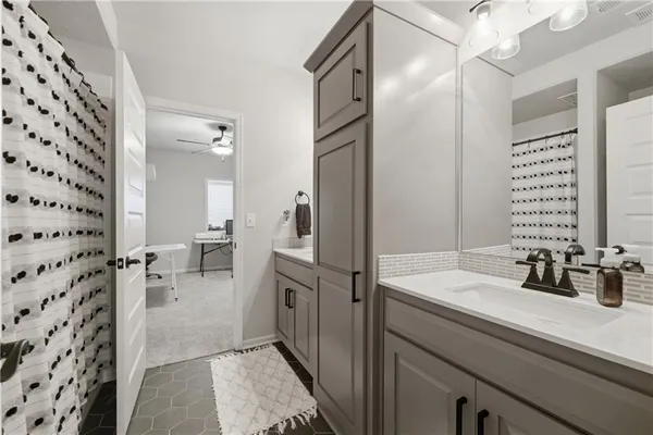 $599,900 | 1405 Northwest Aspen Circle, Grain Valley, MO 64029