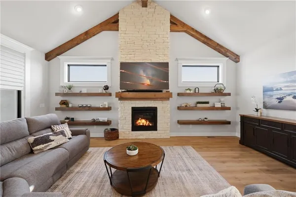 $599,900 | 1405 Northwest Aspen Circle, Grain Valley, MO 64029