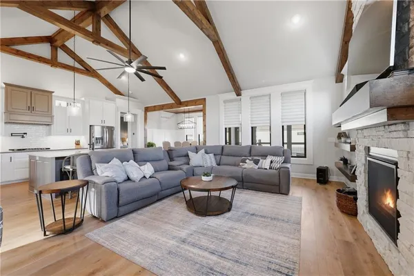 $599,900 | 1405 Northwest Aspen Circle, Grain Valley, MO 64029