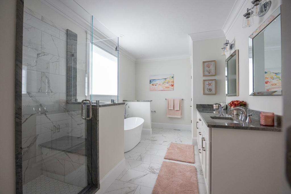 37 Crestwood Circle, Unit 37 Rochester, MA 02770 - Photo 2 of 22