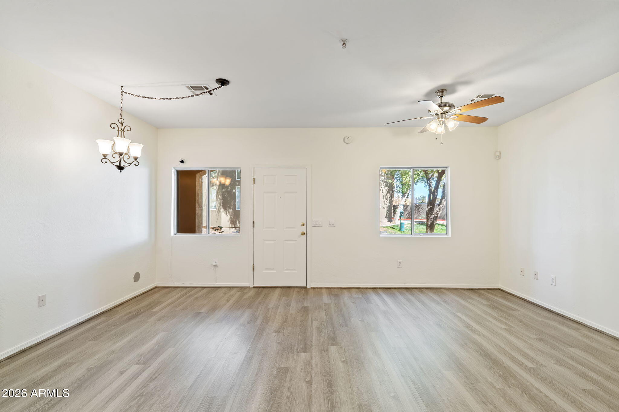 1718 West Colter Street, Unit 126 Phoenix, AZ 85015 - Photo 6 of 29 Great Room