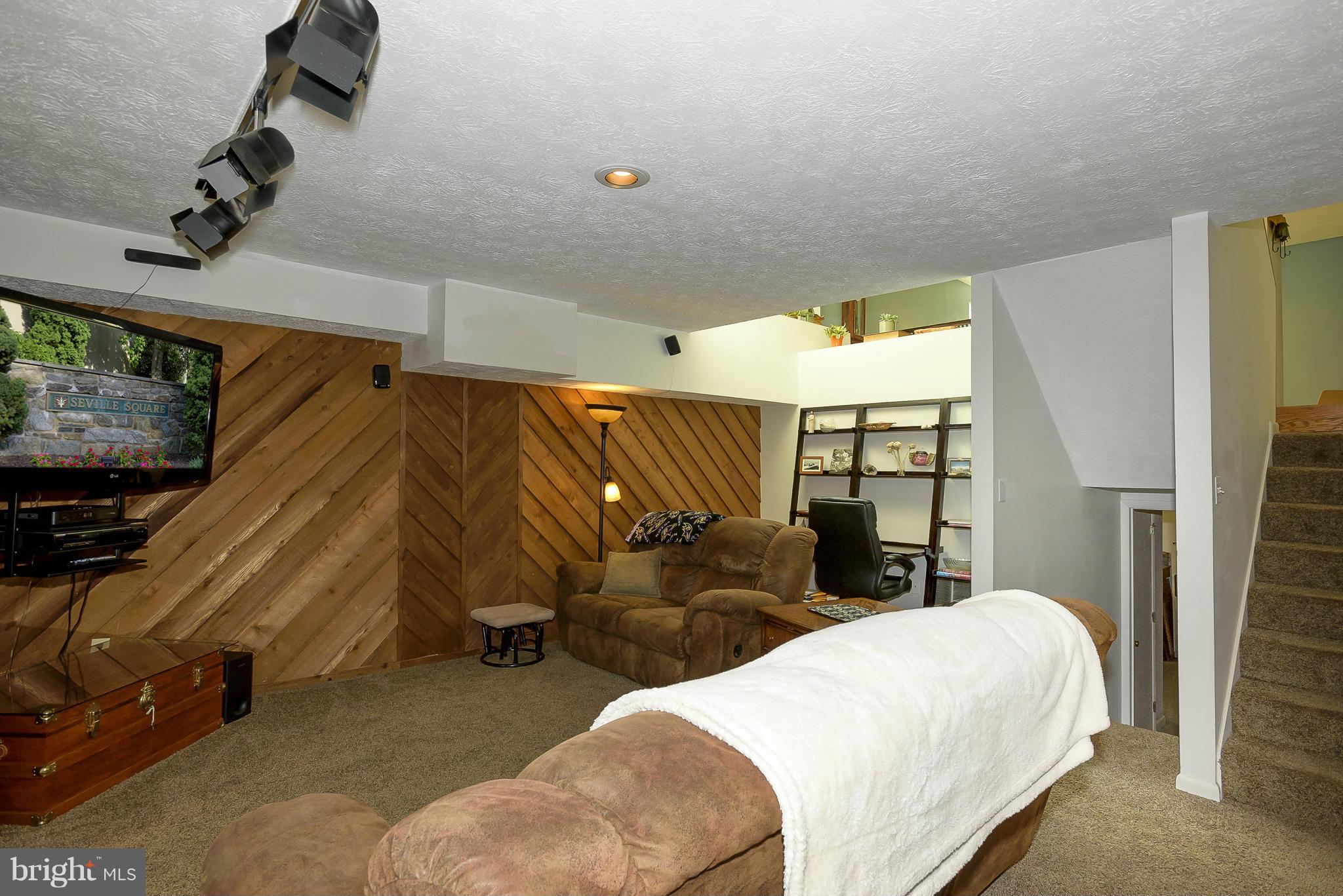 5589 Vantage Point Road, Unit 5 Columbia, MD 21044 - Photo 11 of 30 Family Room