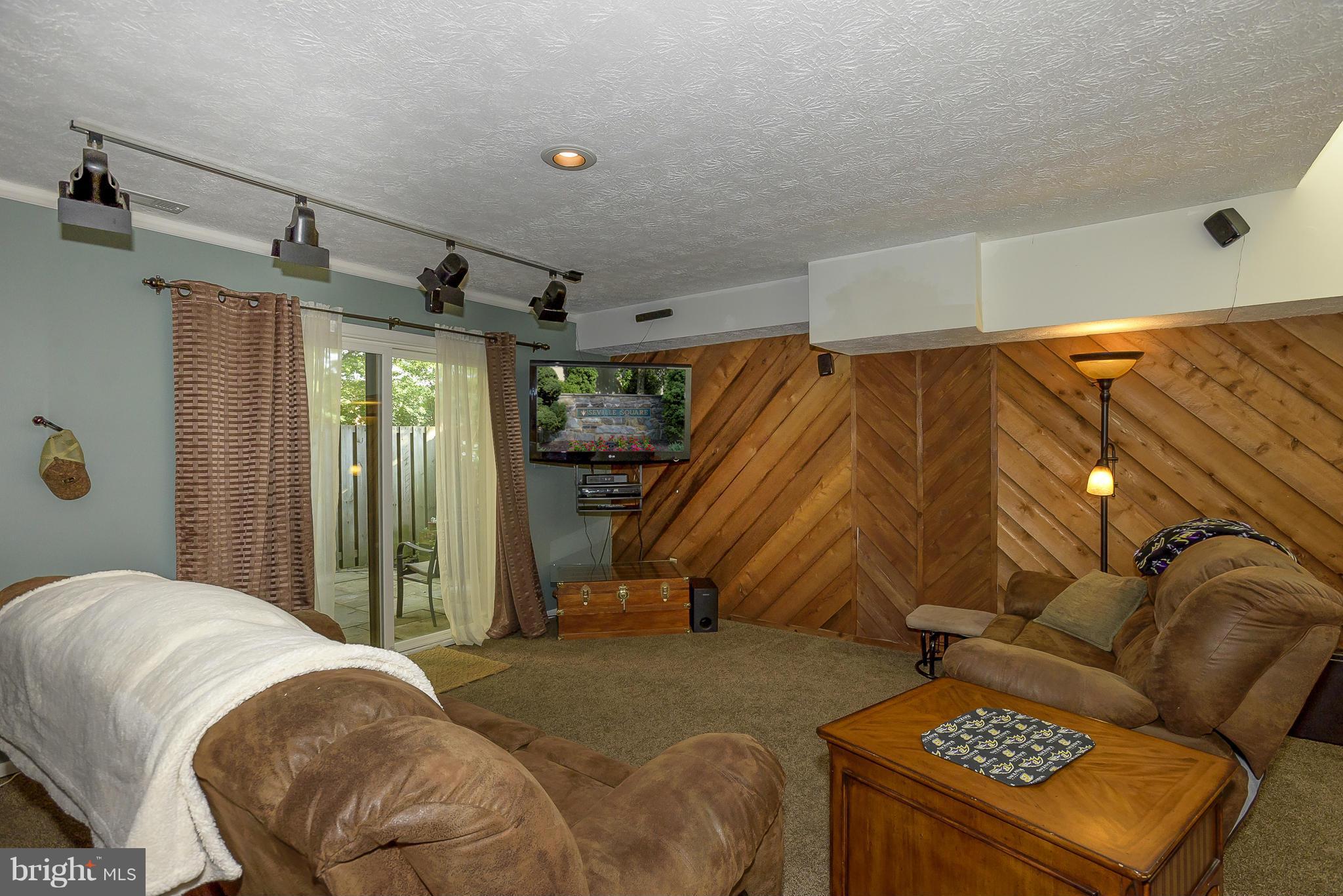 5589 Vantage Point Road, Unit 5 Columbia, MD 21044 - Photo 12 of 30 Family Room