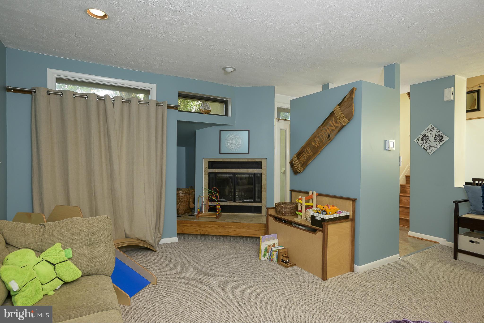 5589 Vantage Point Road, Unit 5 Columbia, MD 21044 - Photo 3 of 30 Living Room