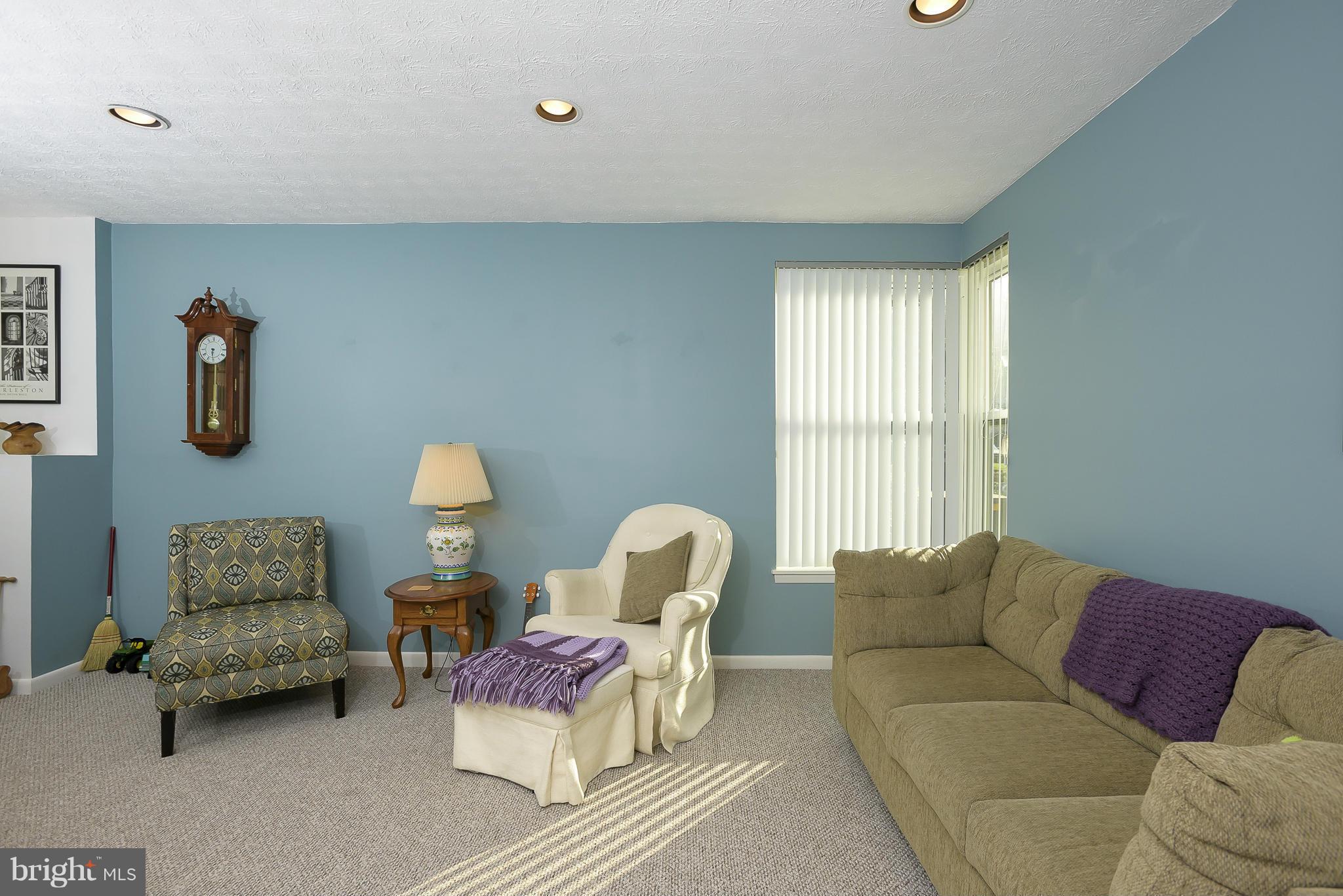 5589 Vantage Point Road, Unit 5 Columbia, MD 21044 - Photo 4 of 30 Living Room