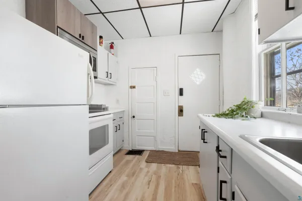 $214,900 | 326 North 19th Avenue West, Duluth, MN 55806