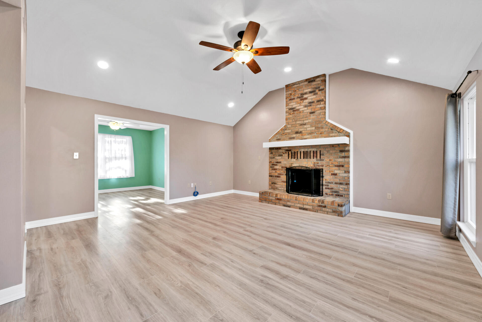 950 Ridgewood Way Niceville, FL 32578 - Photo 4 of 44 4