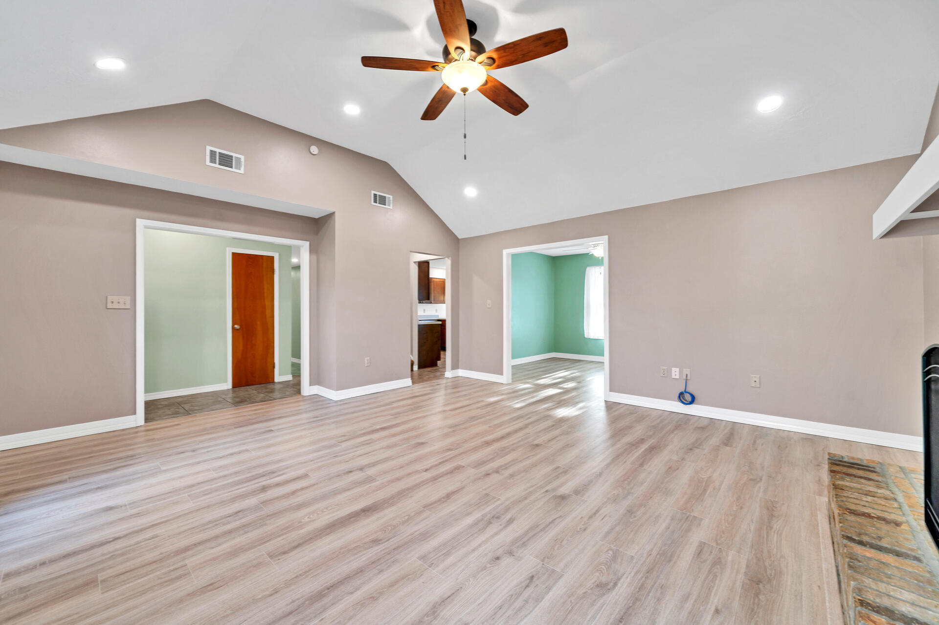 950 Ridgewood Way Niceville, FL 32578 - Photo 5 of 44 5