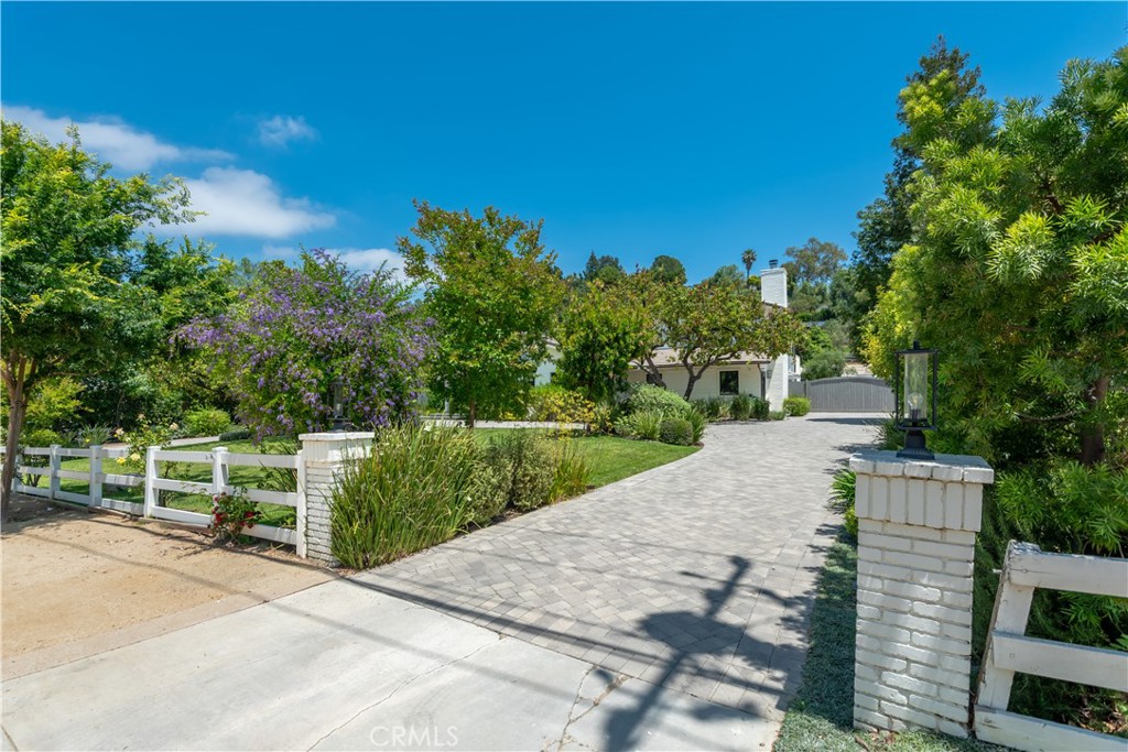 5460 Round Meadow Road Hidden Hills, CA 91302 - Photo 2 of 29 Gallery Image 2