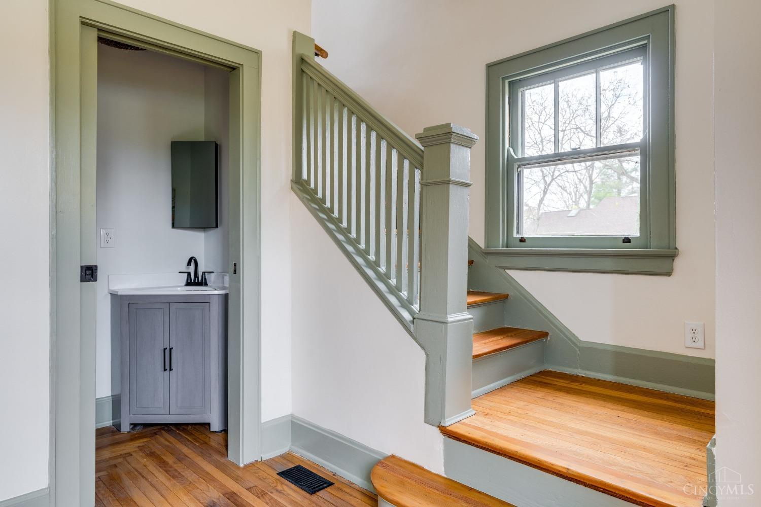 55 West Sharon Road Cincinnati, OH 45246 - Photo 20 of 43