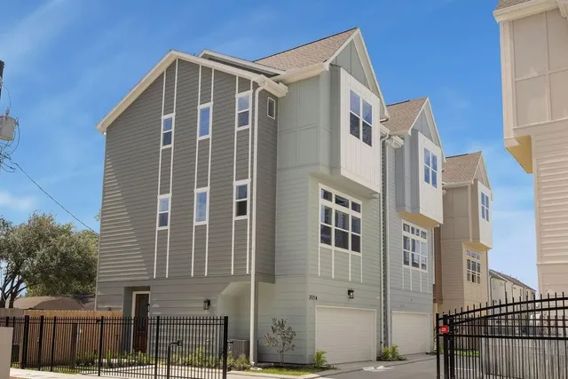 $2,800 | 2121 B Hoskins Drive, Houston, TX 77080