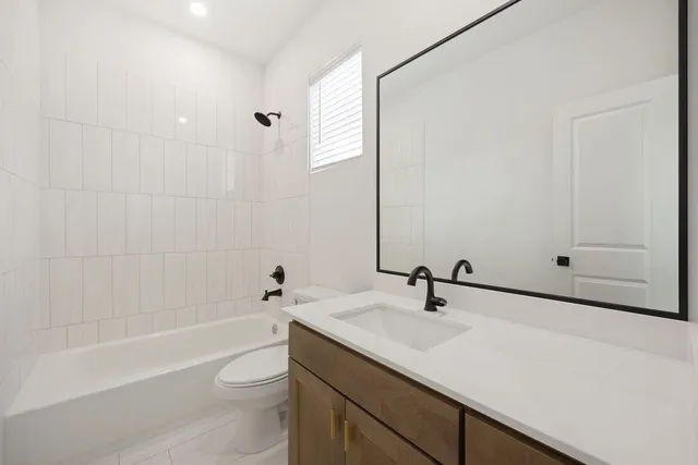 $2,800 | 2121 B Hoskins Drive, Houston, TX 77080