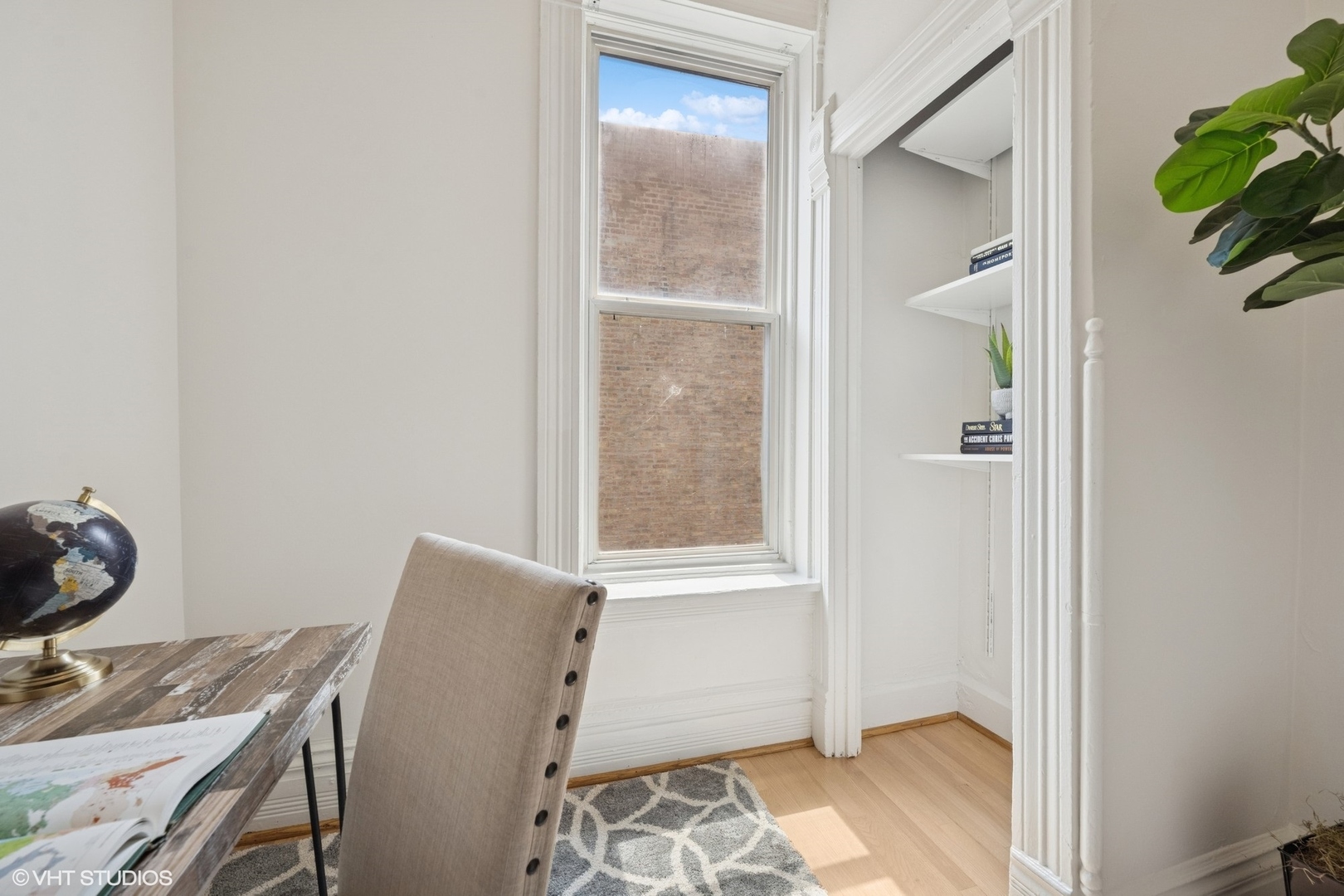 1411 North Wells Street, Unit 3W Chicago, IL 60610 - Photo 23 of 32 a view of room with a window