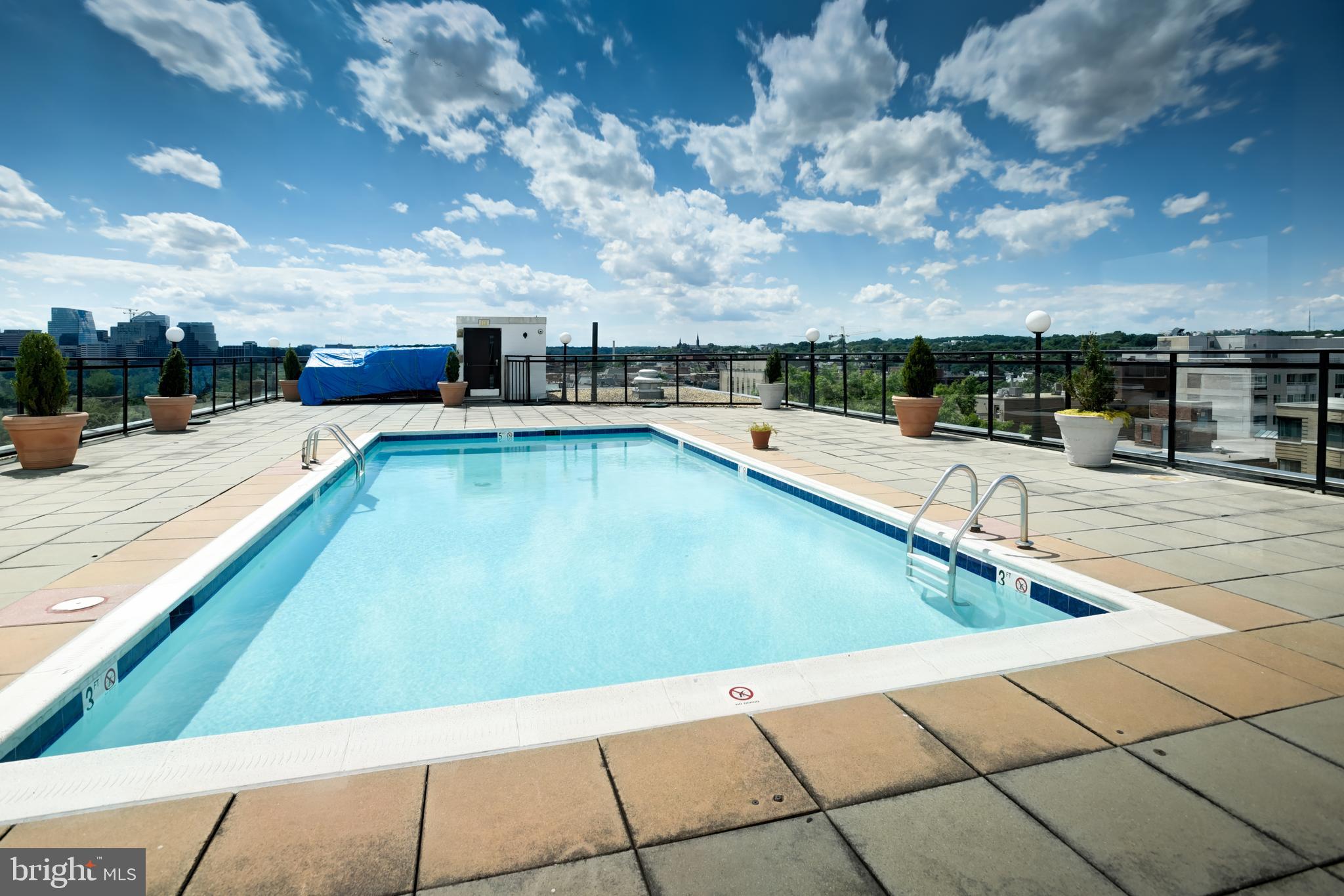 950 25th Street Northwest, Unit 313N Washington, DC 20037 - Photo 22 of 27 a view of a swimming pool