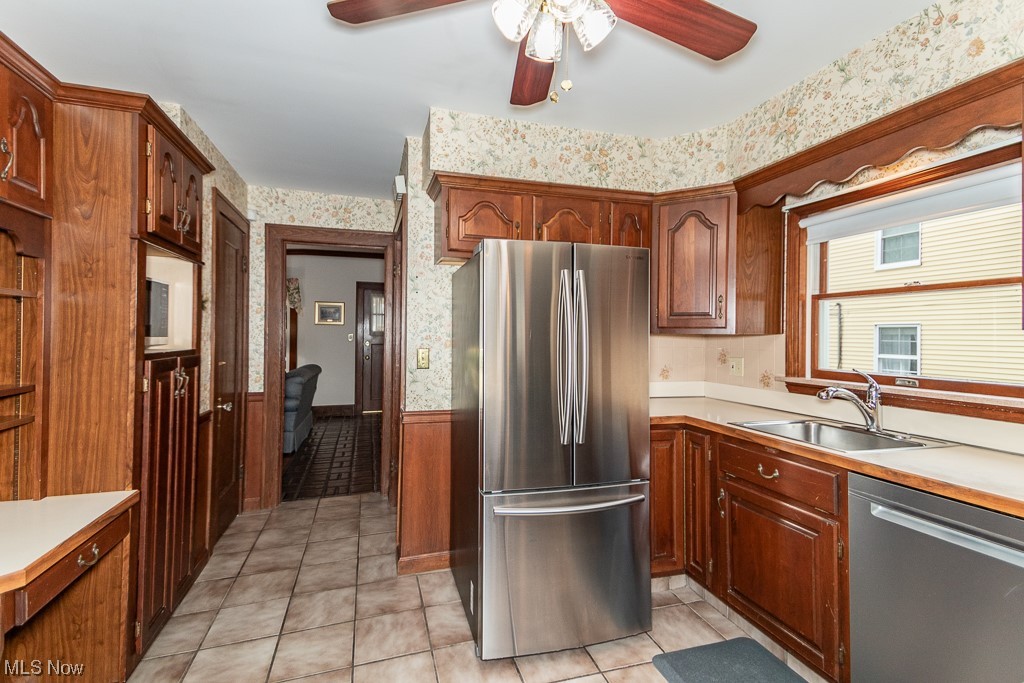 5155 Eastover Road Cleveland, OH 44124 - Photo 13 of 46 Kitchen