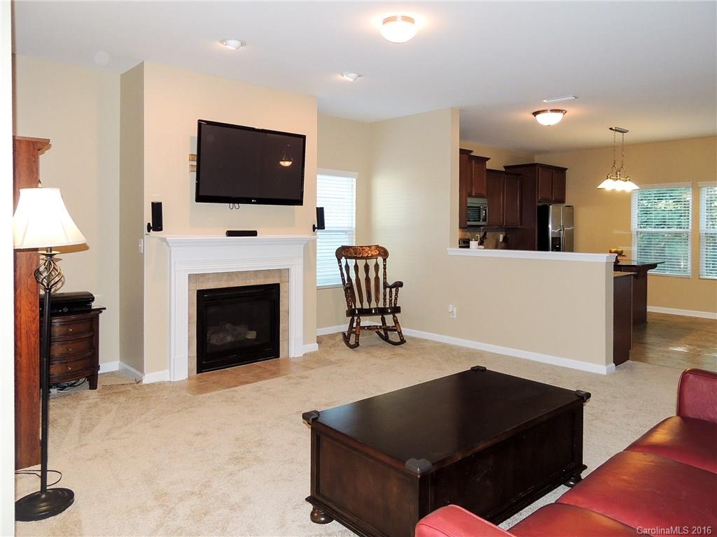 9506 Fernspray Road Charlotte, NC 28215 - Photo 3 of 22 Gallery Image 3