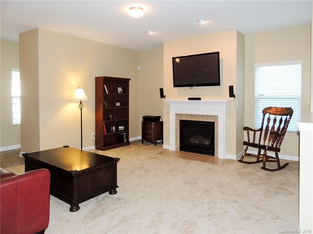 9506 Fernspray Road Charlotte, NC 28215 - Photo 4 of 22 Gallery Image 4