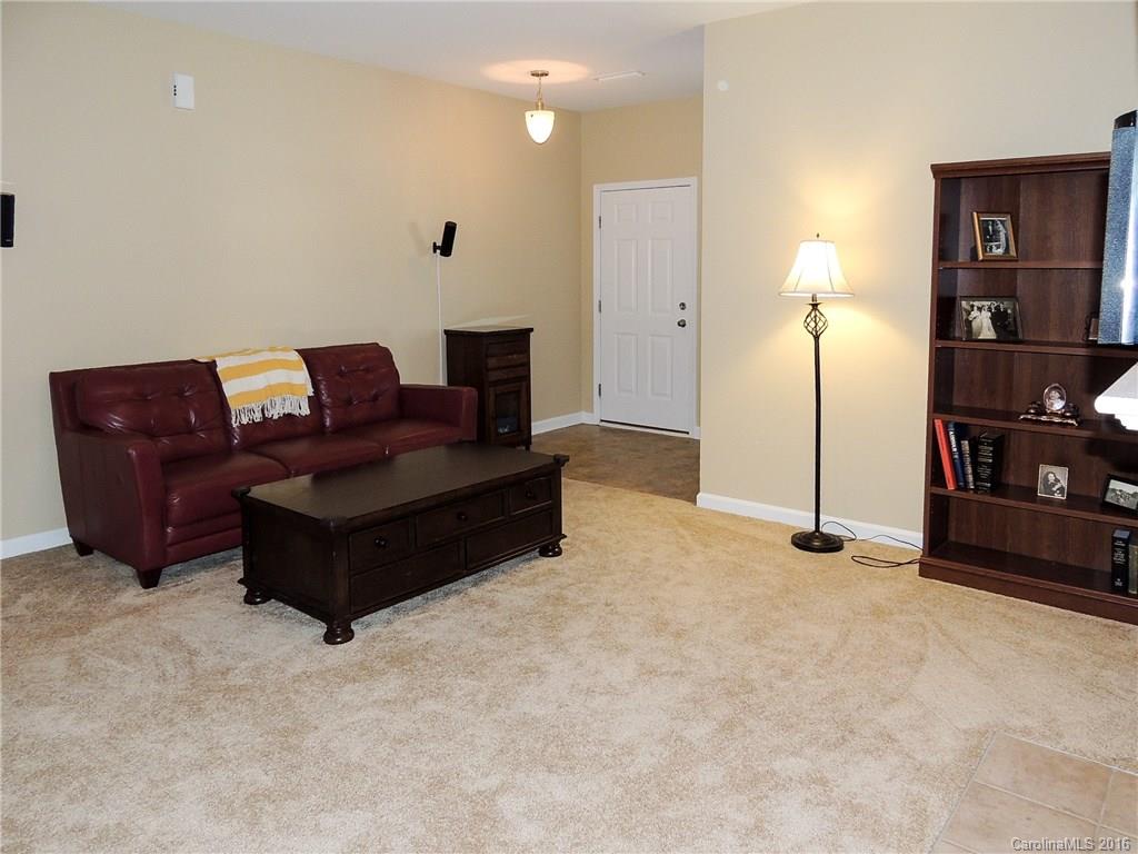 9506 Fernspray Road Charlotte, NC 28215 - Photo 5 of 22 Gallery Image 5