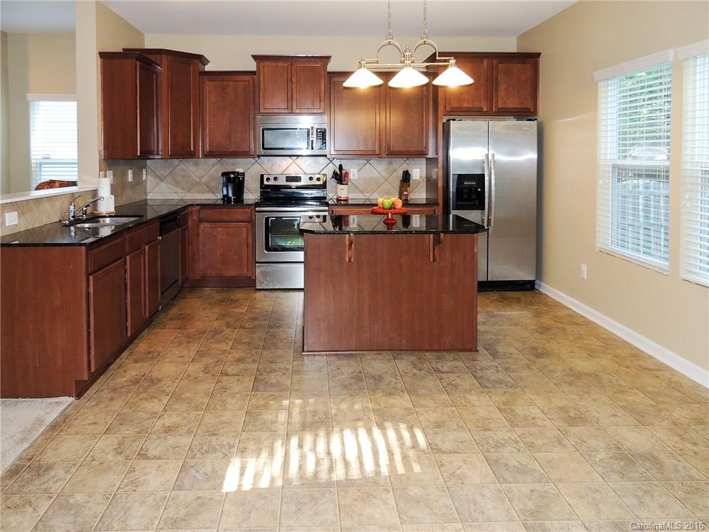 9506 Fernspray Road Charlotte, NC 28215 - Photo 6 of 22 Gallery Image 6