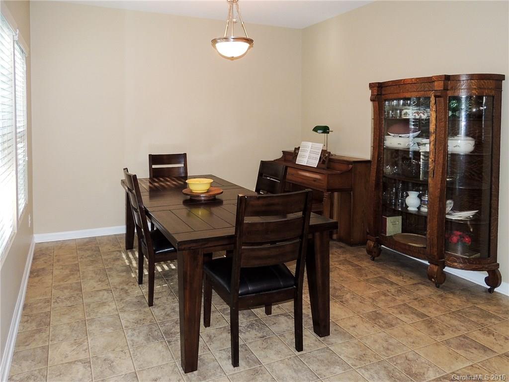 9506 Fernspray Road Charlotte, NC 28215 - Photo 10 of 22 Gallery Image 10