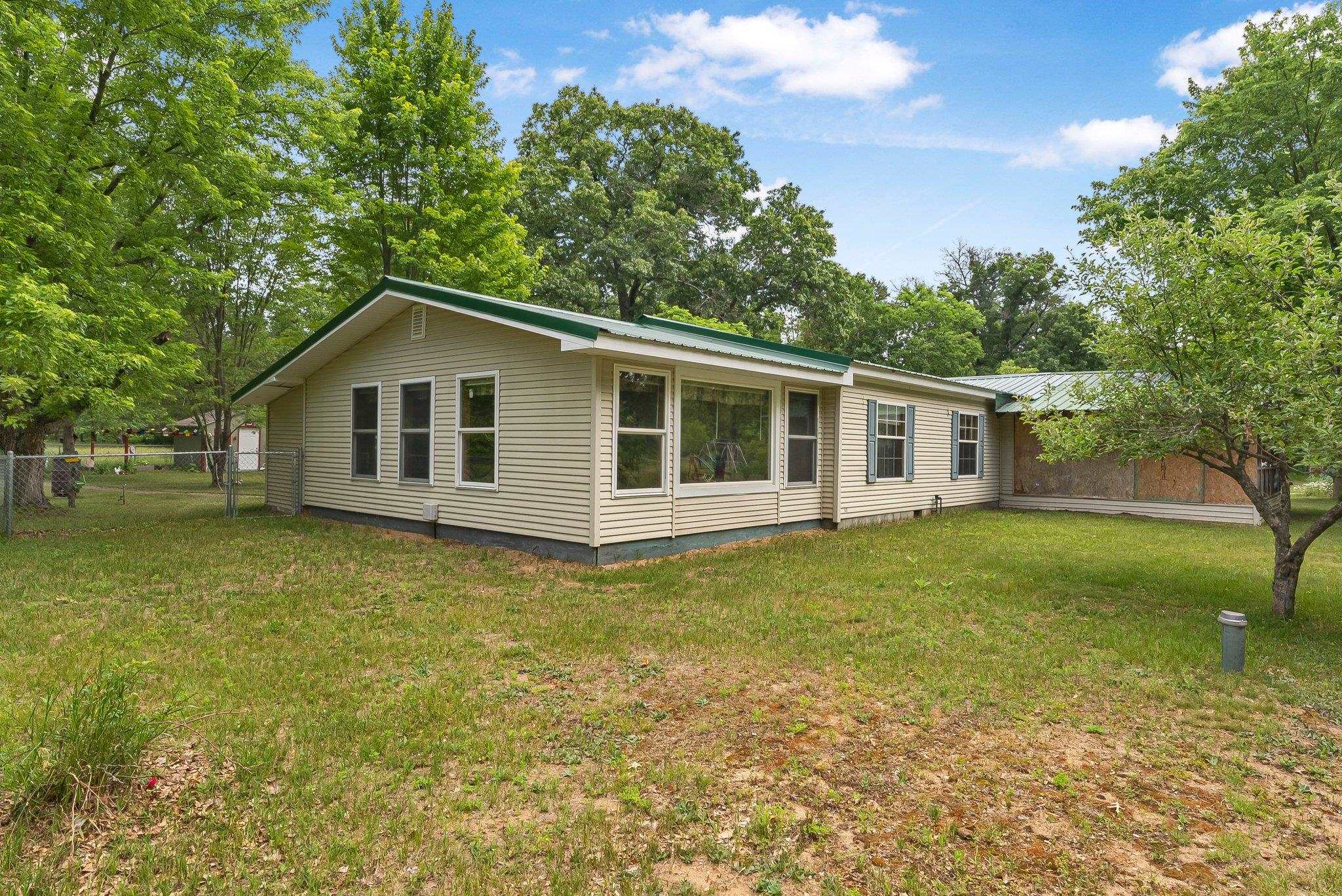10160 West Kelly Road Lake City, MI 49651 - Photo 5 of 51 Gallery Image 5